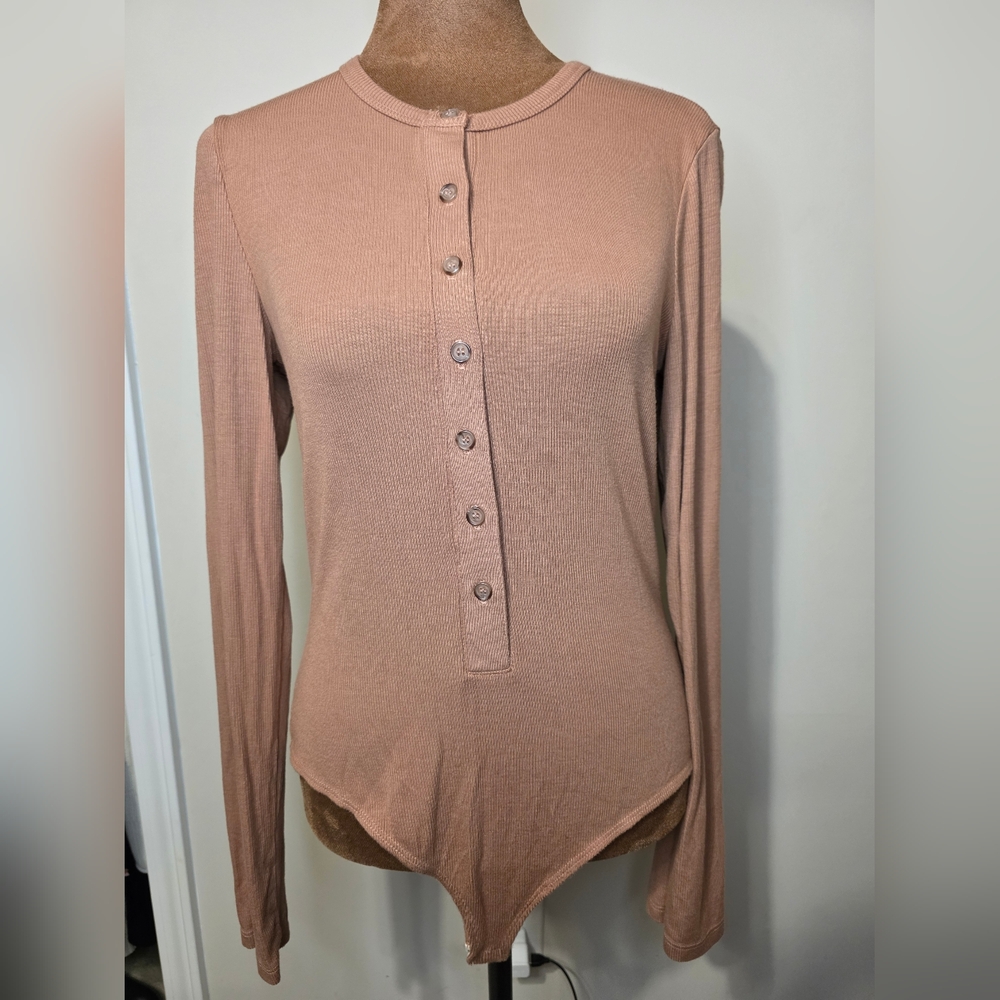 Betro Simone Tan Ribbed Henley Bodysuit – Long Sleeve Fitted One Piece –